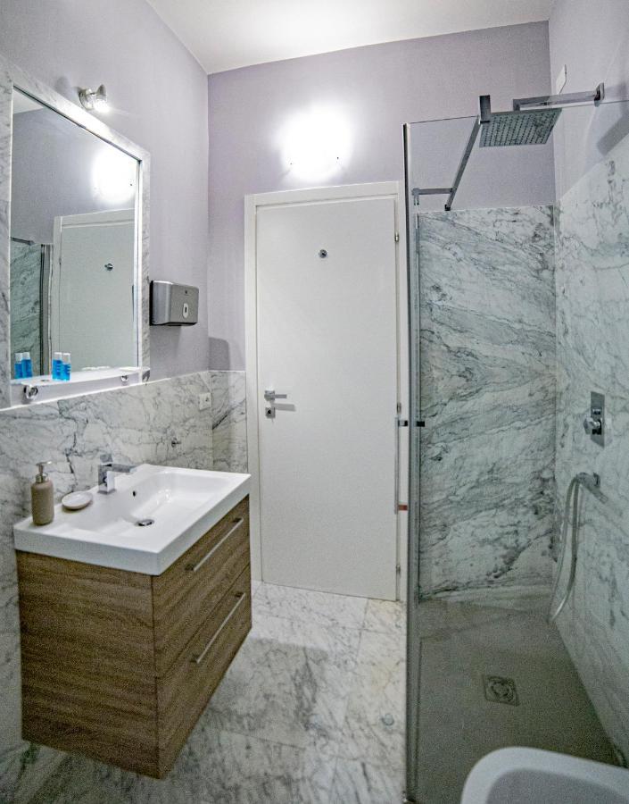 Elegante Camera Con Finiture Di Lusso Appena Ristrutturata Marina Di Carrara Dış mekan fotoğraf